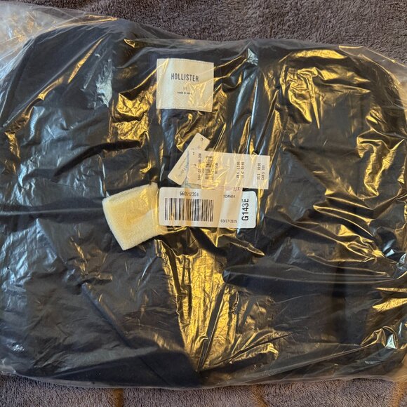 BNWT Hollister wool blend peacoat, black, Medium - Picture 4 of 5